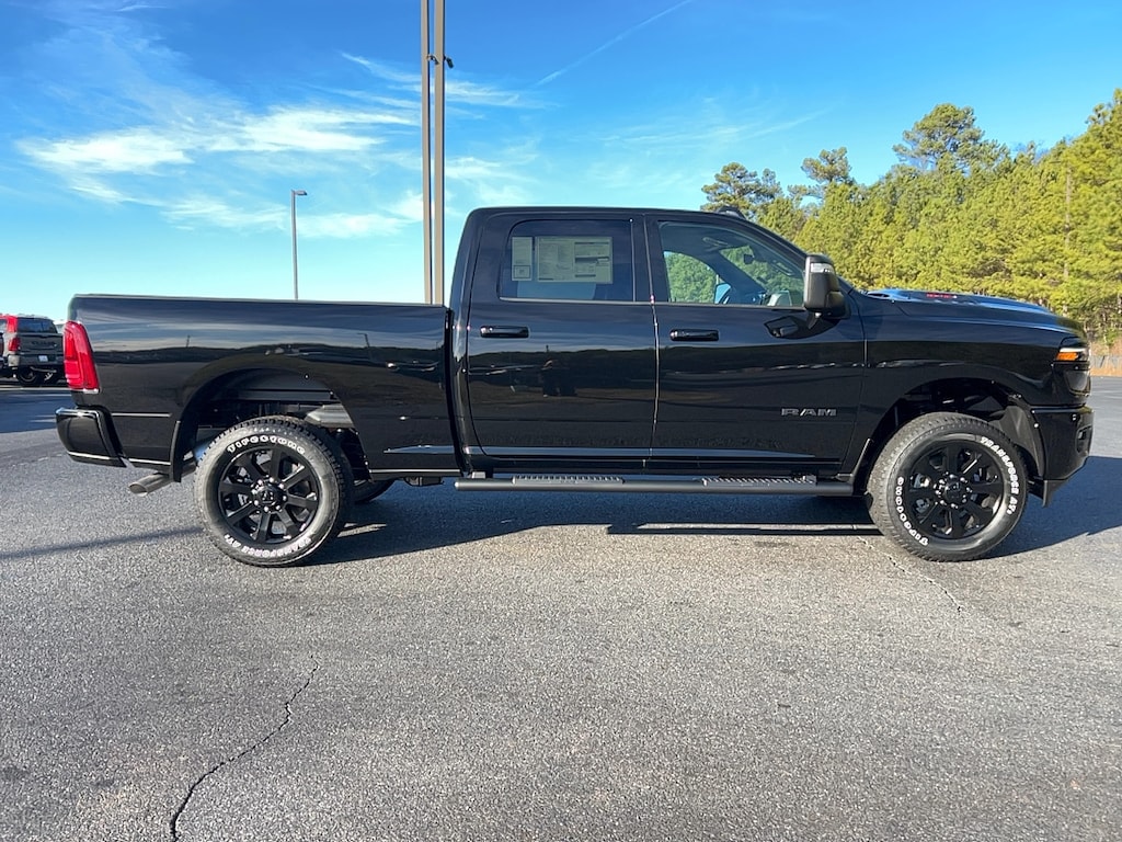 New 2026 Ram 2500 LARAMIE CREW CAB 4X4 6'4 BOX Pickup
