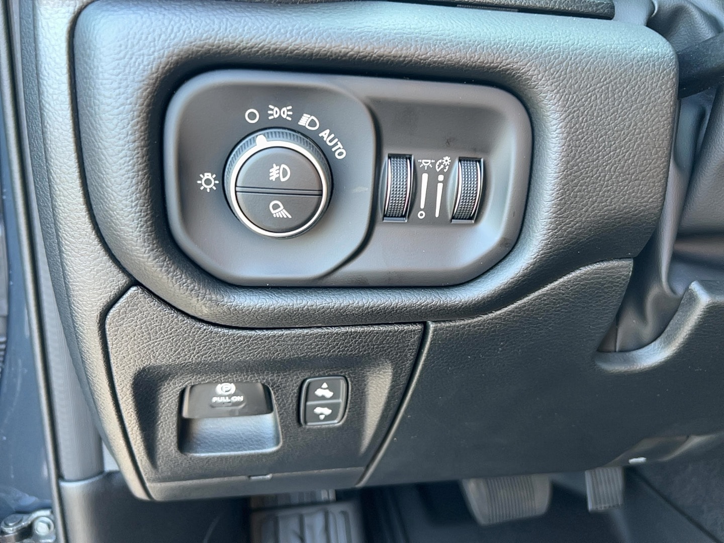 2026 RAM 1500 Rebel - Photo 18