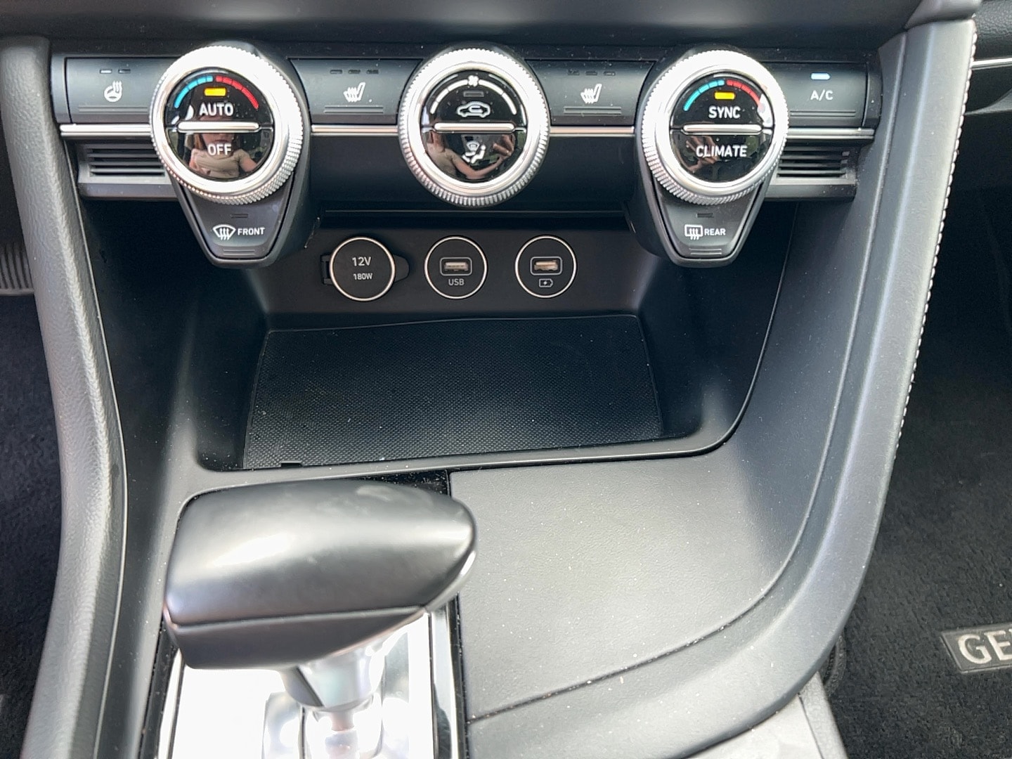 2023 GENESIS G70 Standard - Photo 19