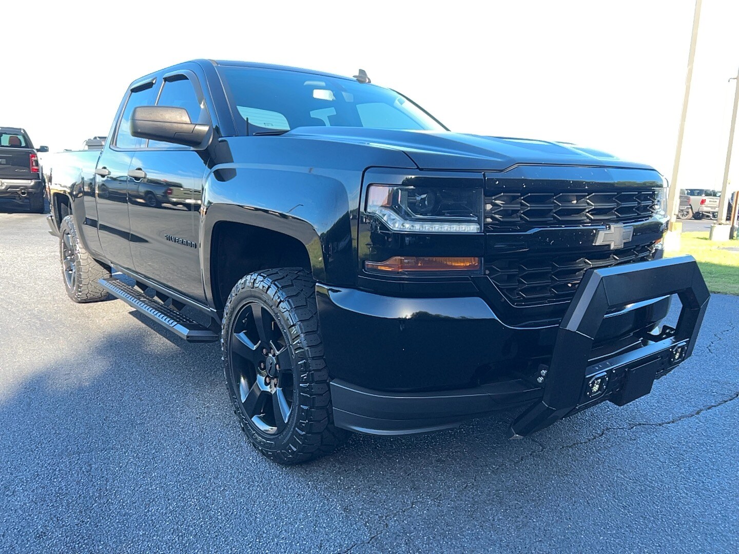 2016 Chevrolet Silverado 1500 Custom photo 3