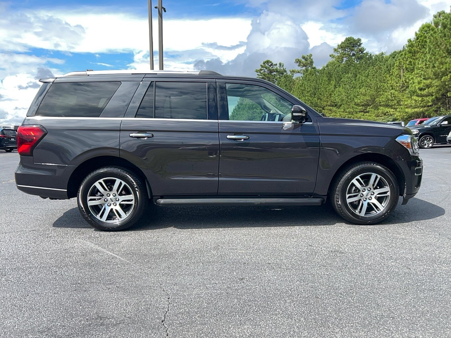 2024 Ford Expedition Limited photo 2