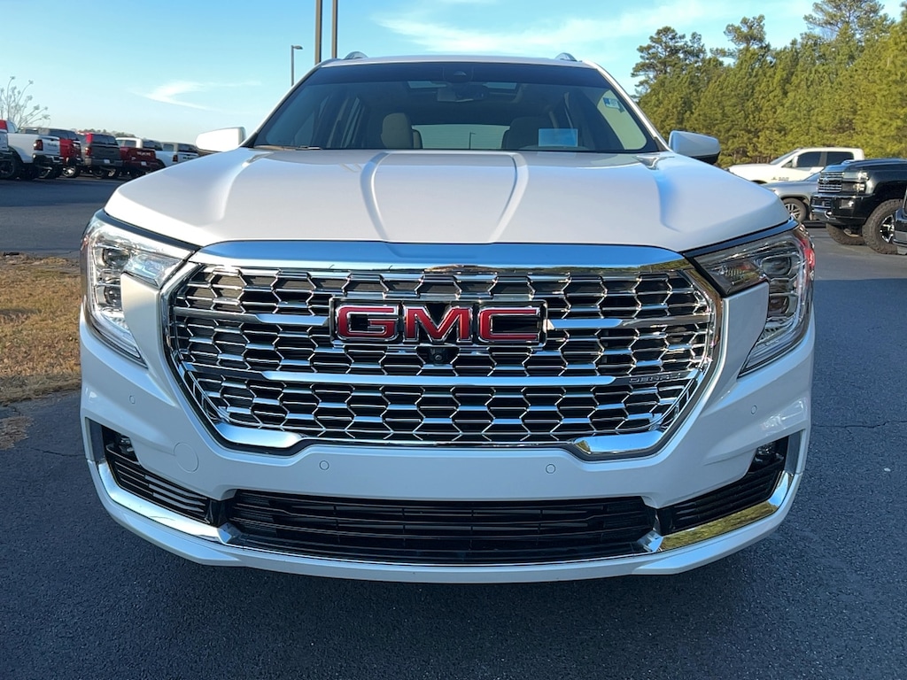 Used 2024 GMC Terrain Denali SUV