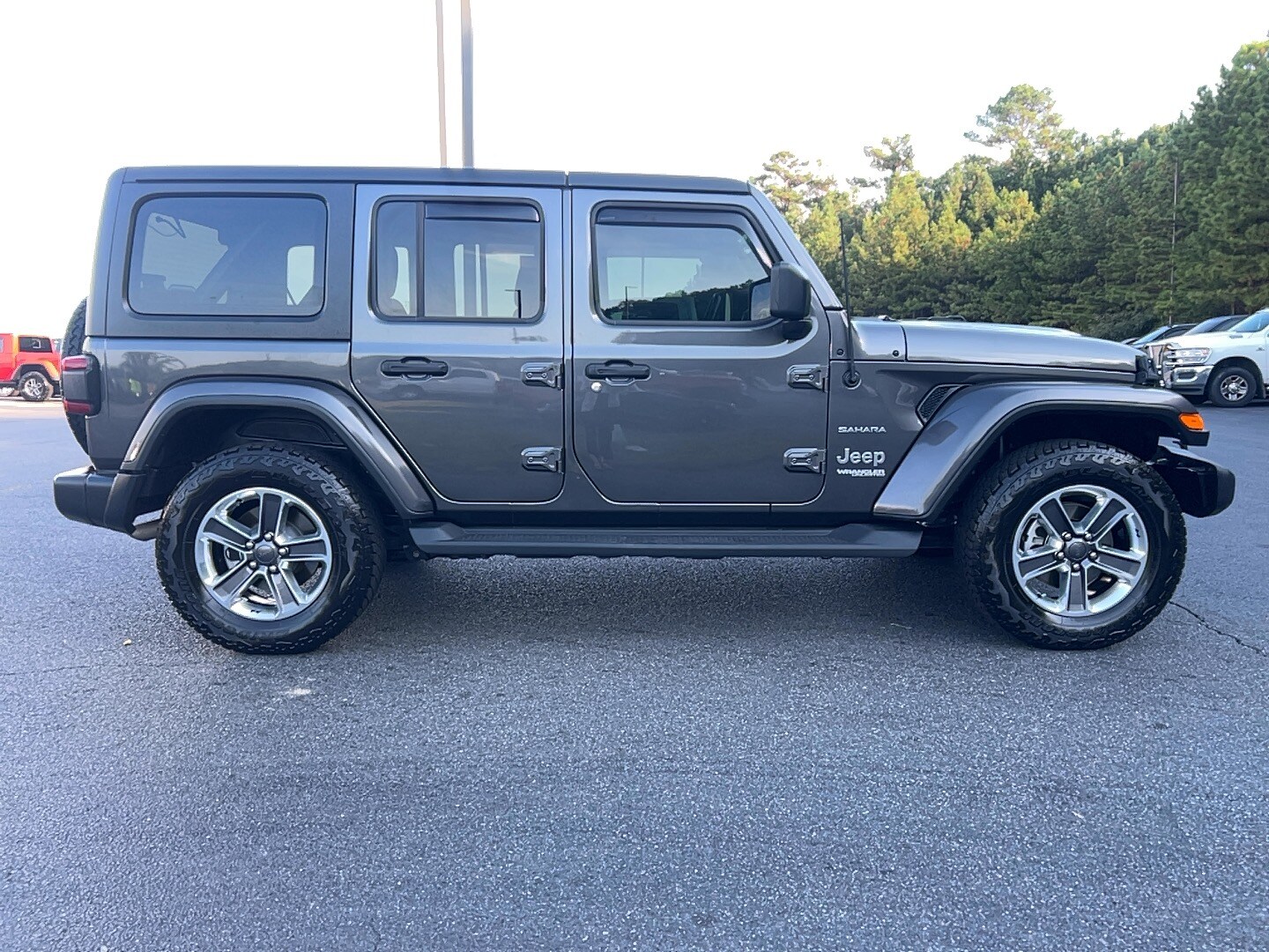 2021 Jeep Wrangler Unlimited Sahara photo 4