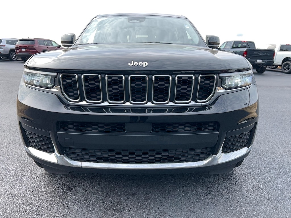 Used 2023 Jeep Grand Cherokee L Laredo SUV