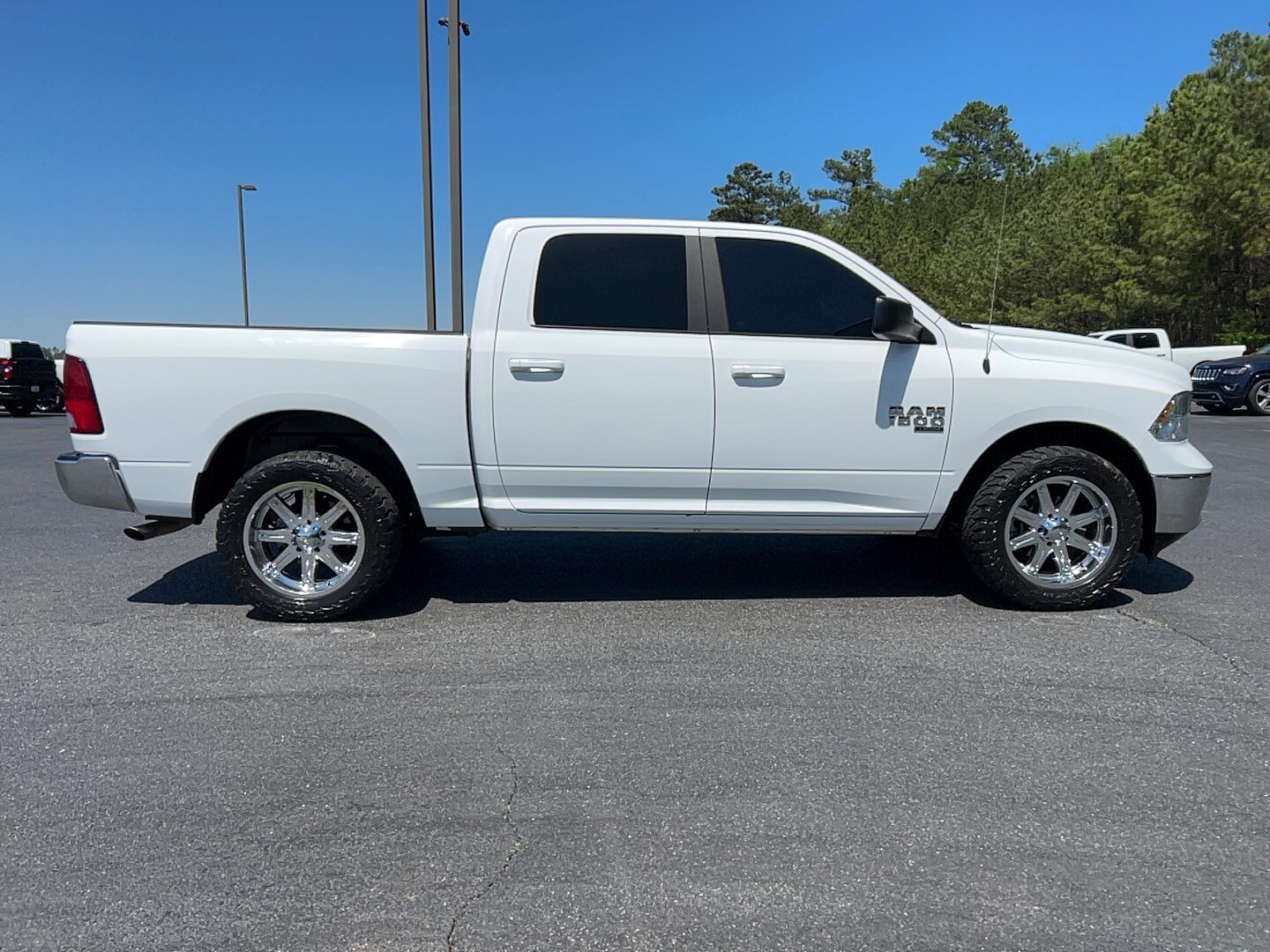 2021 Ram 1500 Classic SLT photo 4