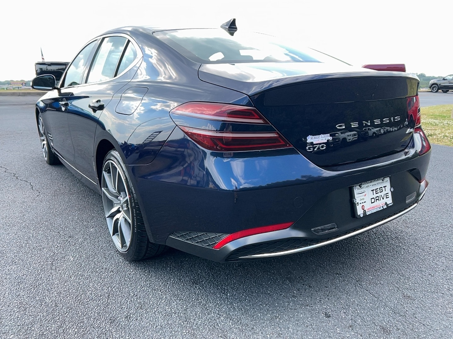 2023 GENESIS G70 Standard - Photo 7