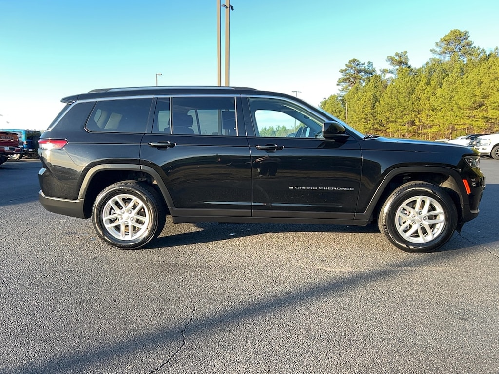 Used 2023 Jeep Grand Cherokee L Laredo SUV