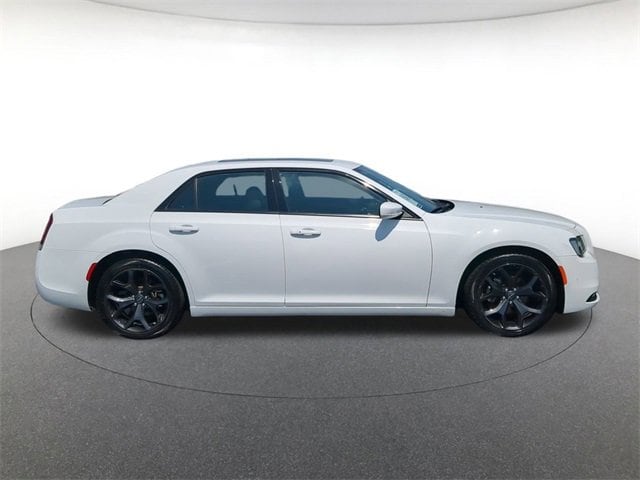 Used 2022 Chrysler 300 S with VIN 2C3CCABG8NH154421 for sale in Memphis, TN