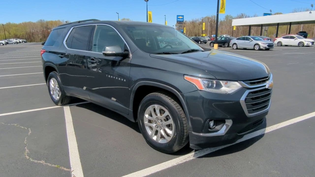 Used 2019 Chevrolet Traverse 3LT with VIN 1GNEVHKWXKJ296754 for sale in Memphis, TN