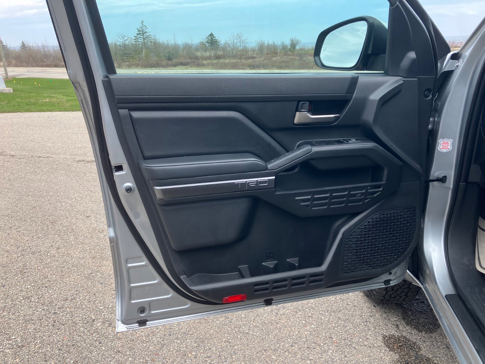 2025 Toyota Tacoma SR5 - Photo 24