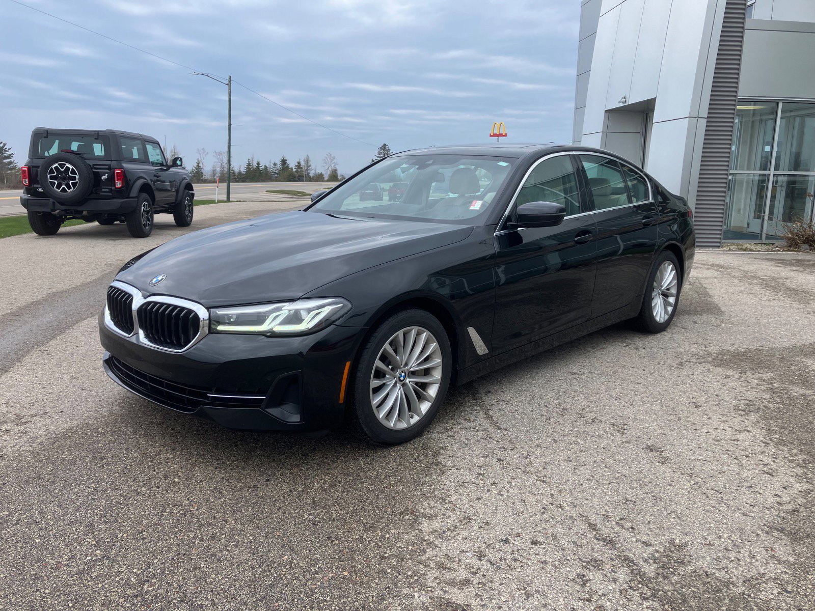 2021 BMW 5 Series 530i xDrive Sedan's photo