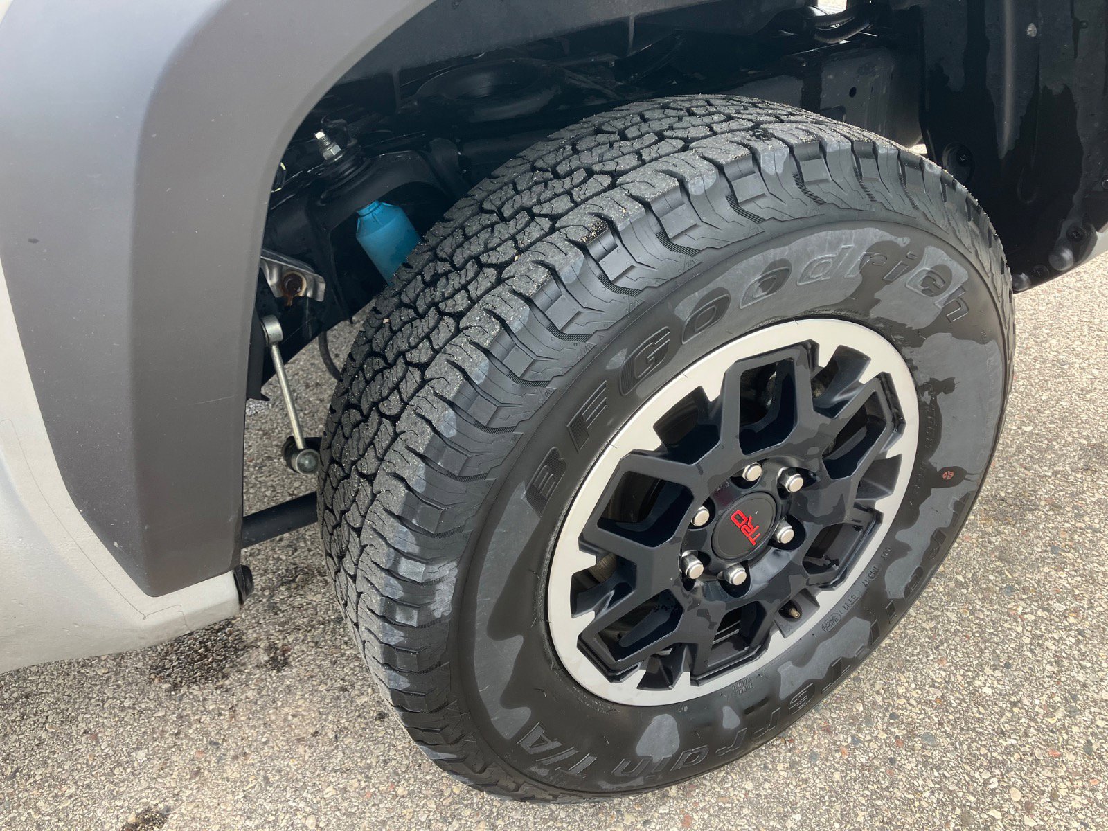 2025 Toyota Tacoma SR5 - Photo 11