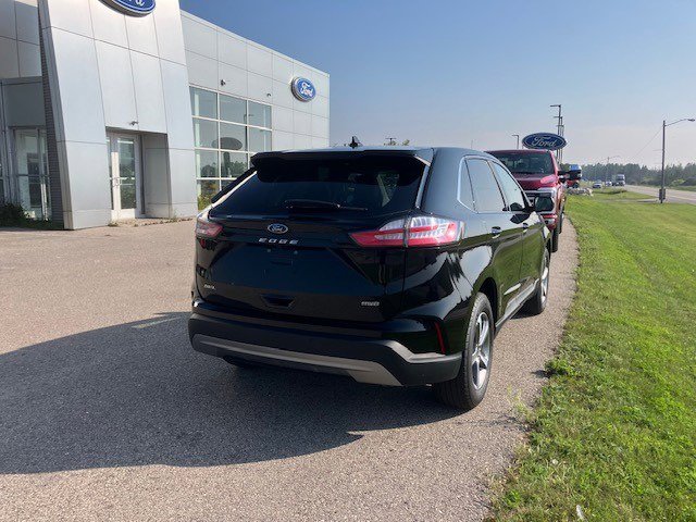 2023 Ford Edge SEL photo 3