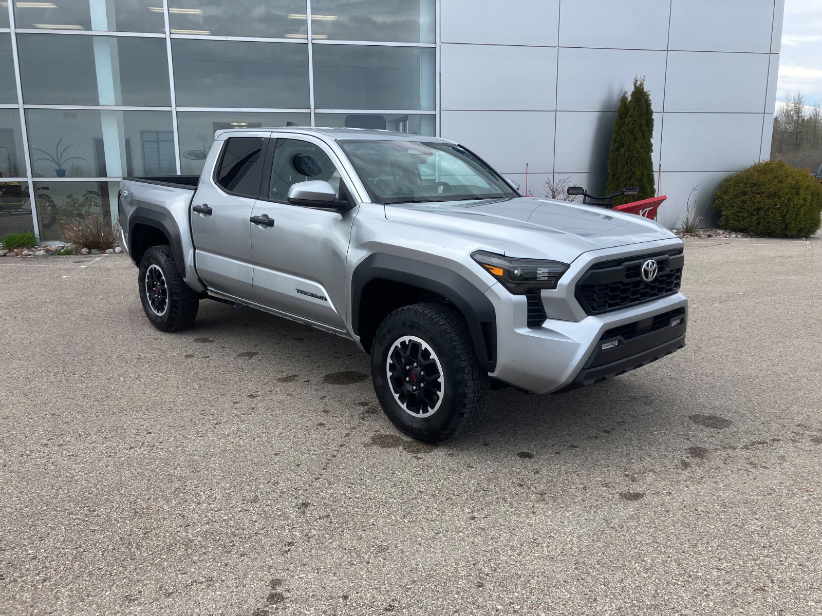 2025 Toyota Tacoma SR5 - Photo 7