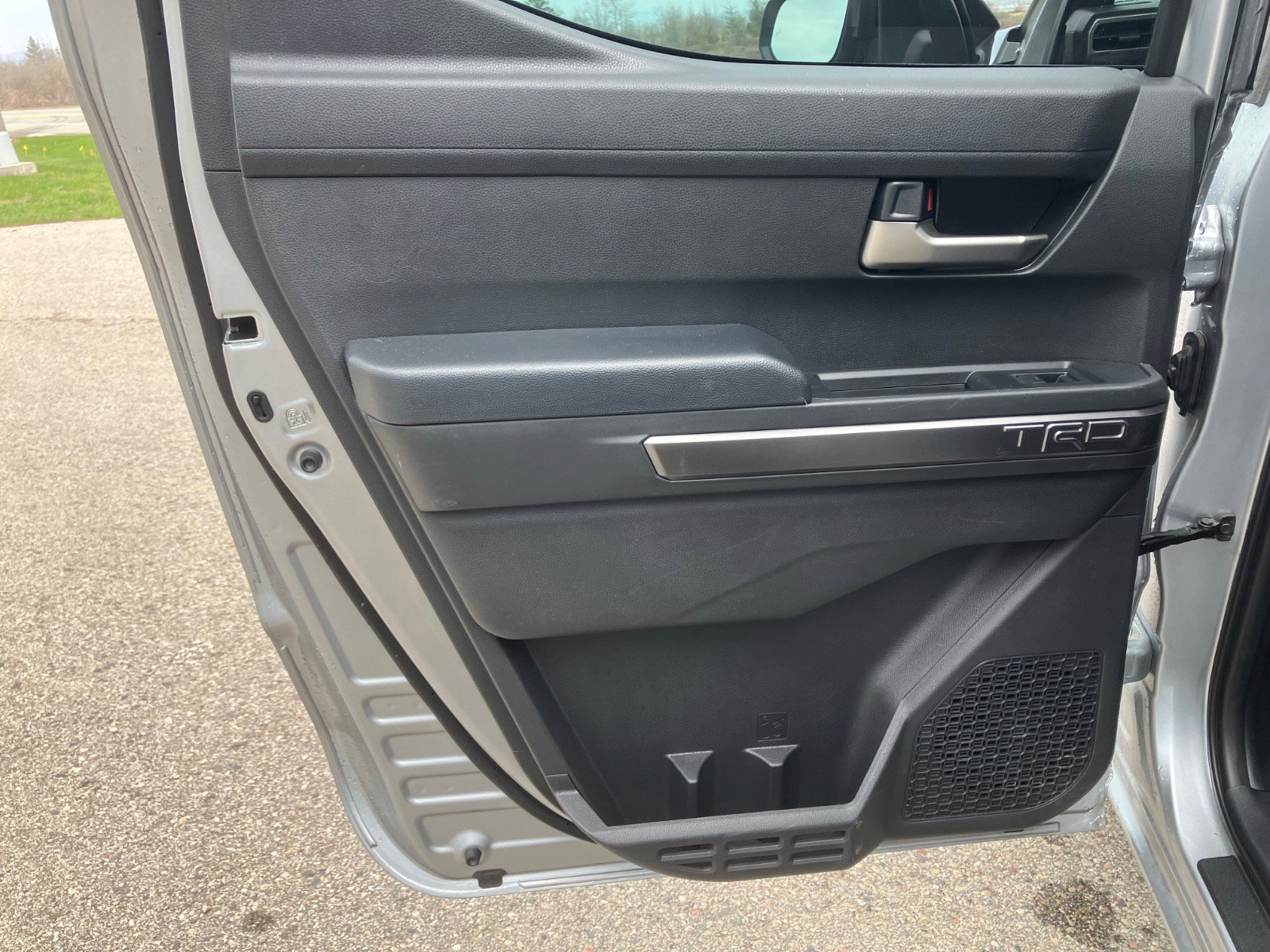 2025 Toyota Tacoma SR5 - Photo 25