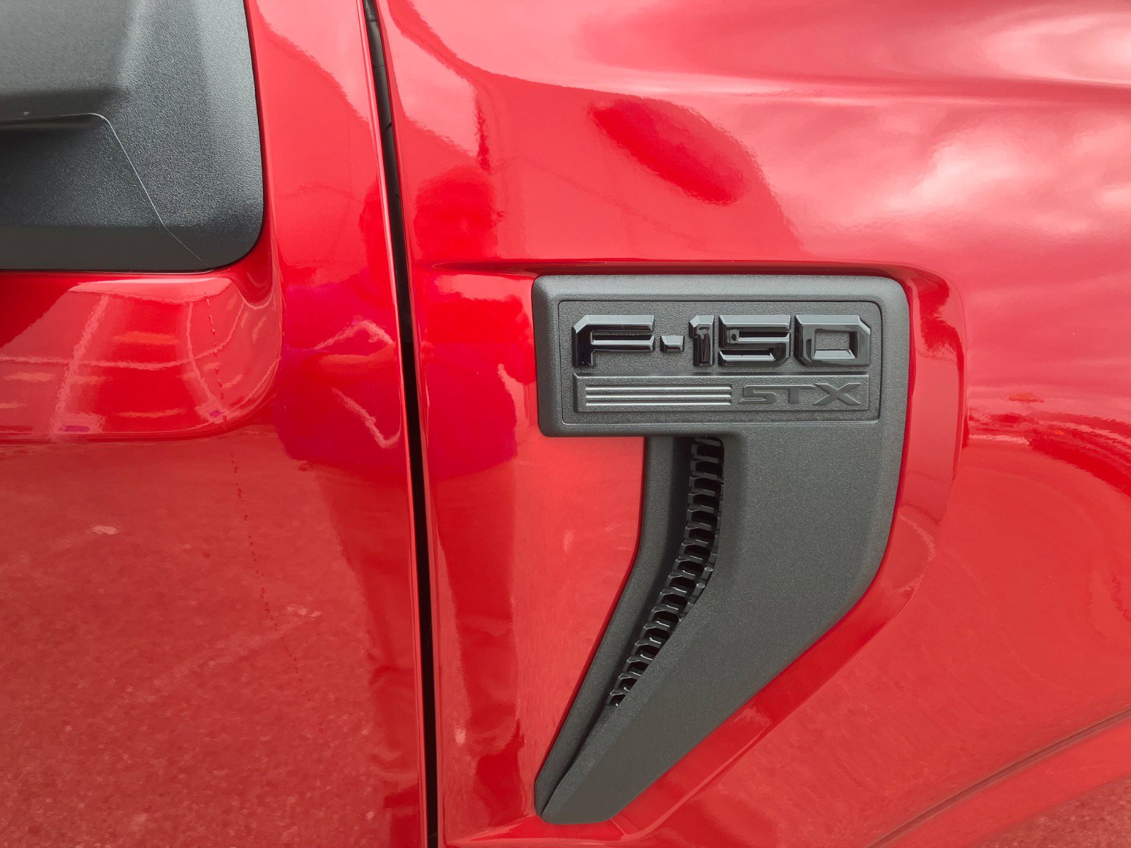 2025 Ford F-150 STX - Photo 14