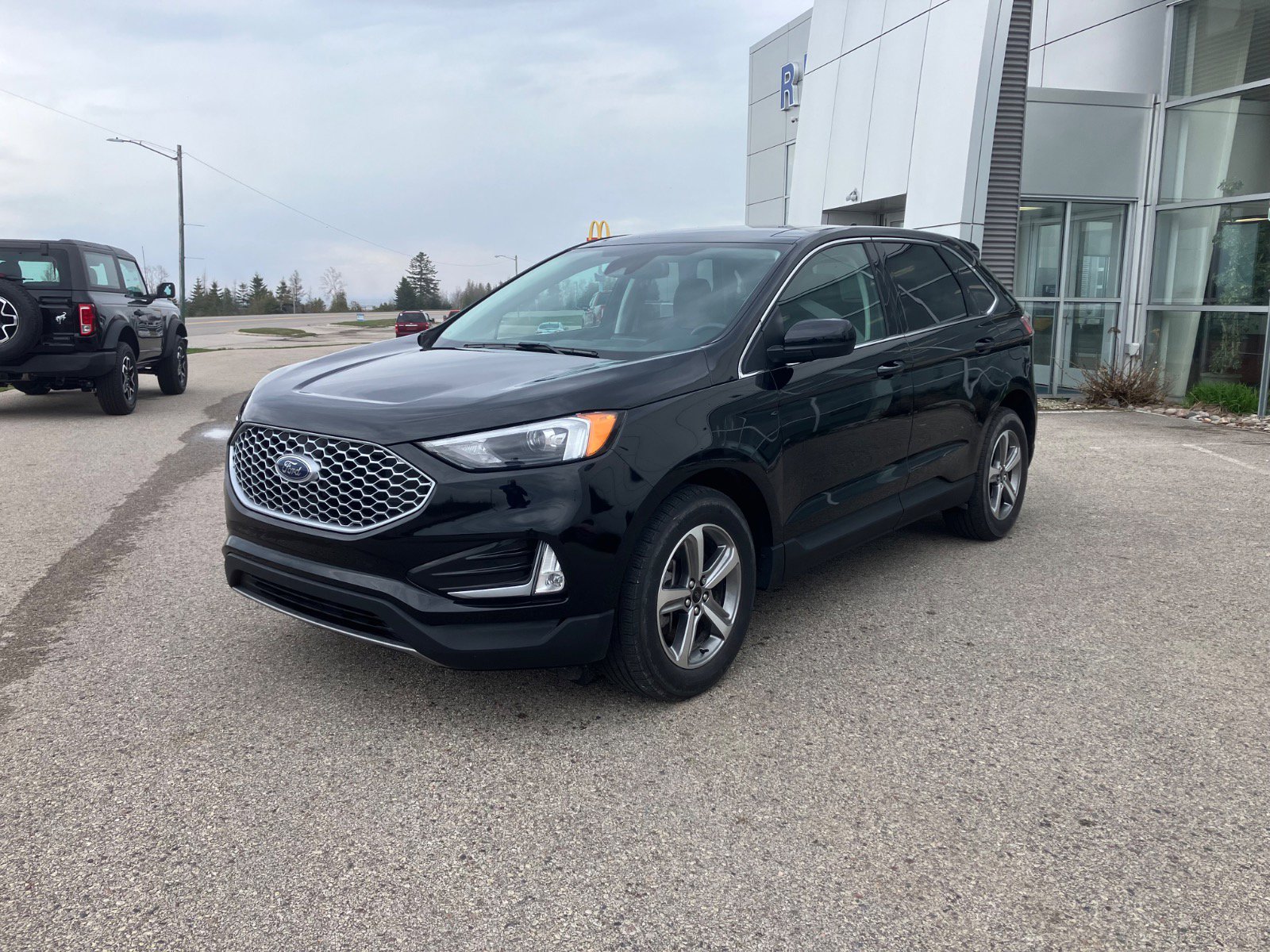 2023 Ford Edge