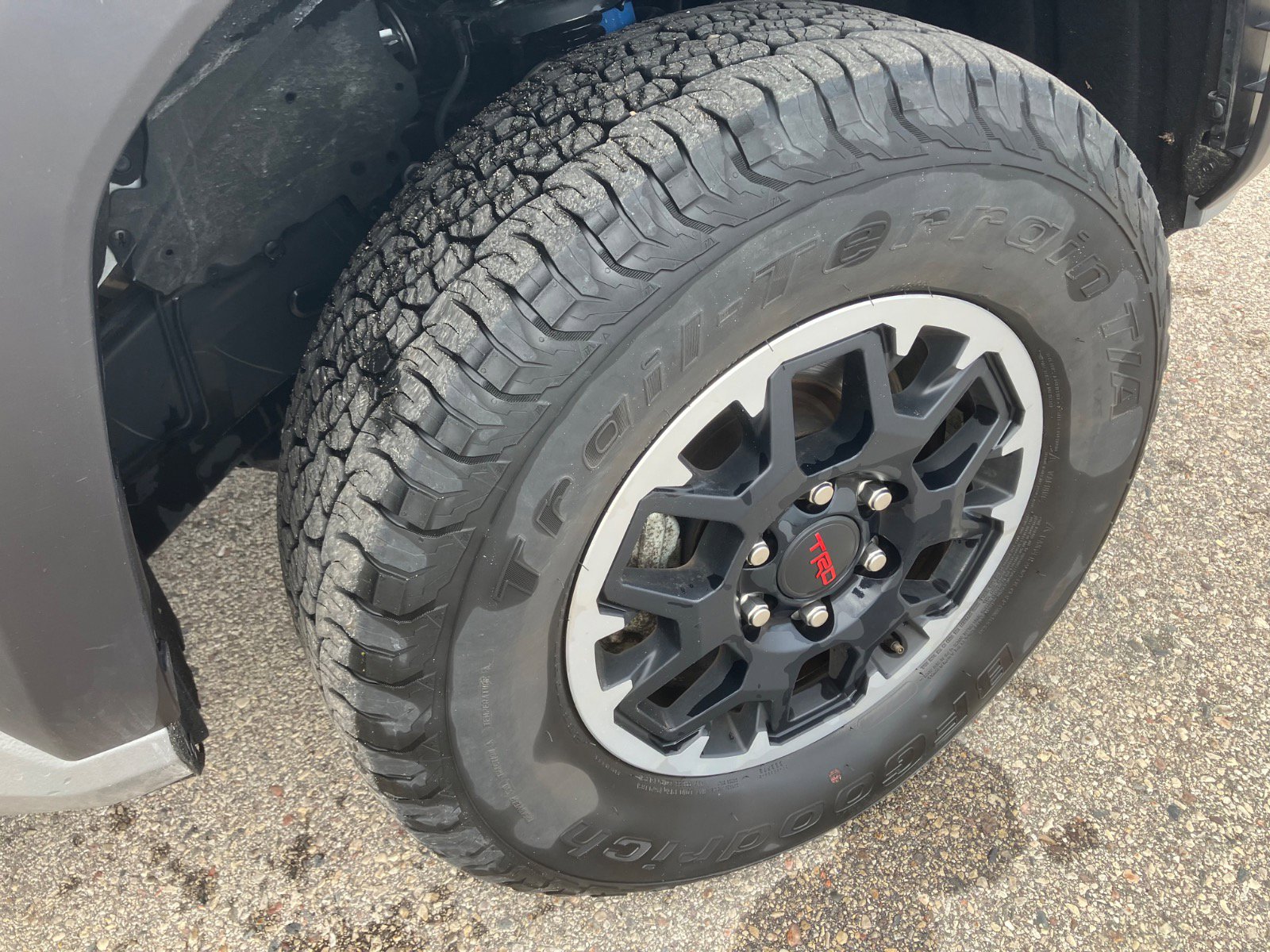 2025 Toyota Tacoma SR5 - Photo 13