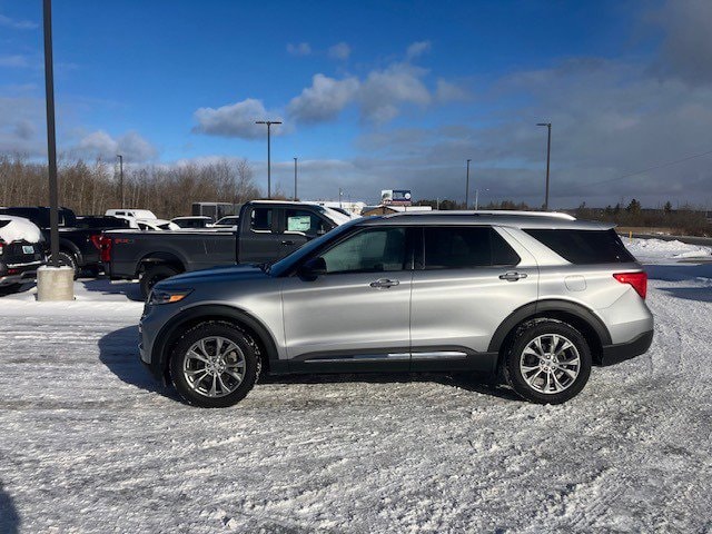 2021 Ford Explorer Limited's photo