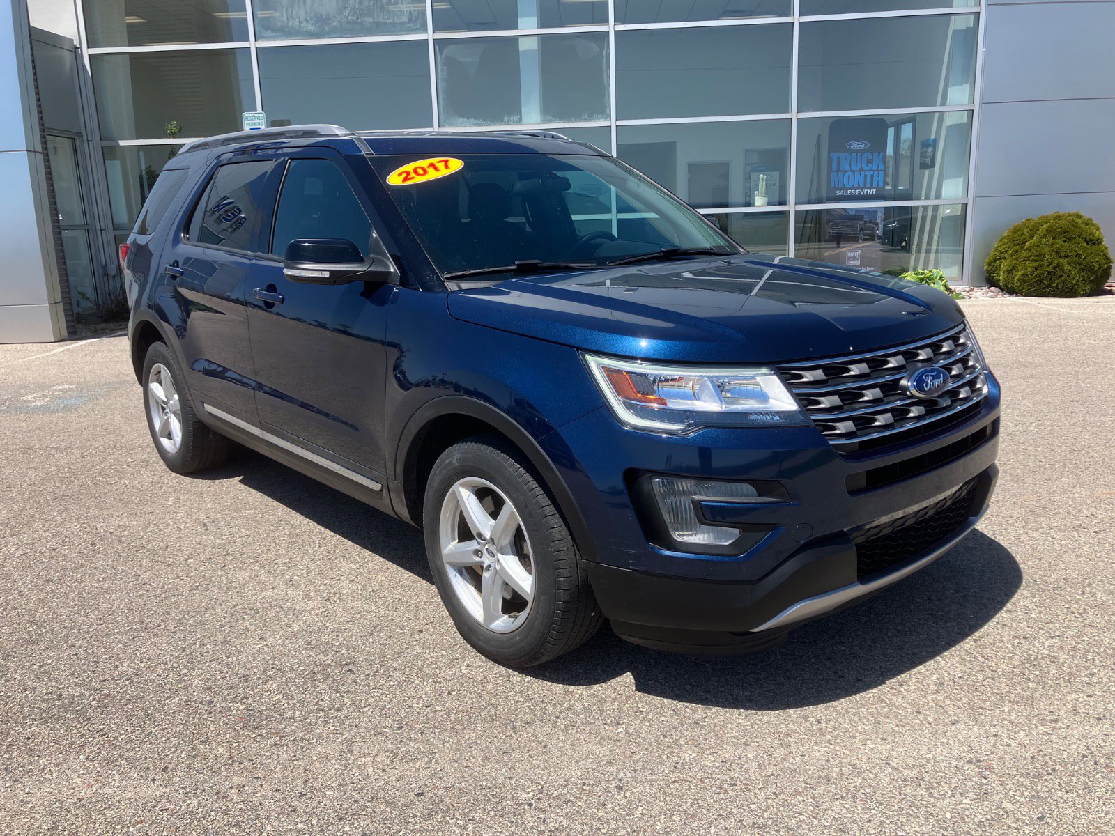 2017 Ford Explorer XLT 4WD's photo