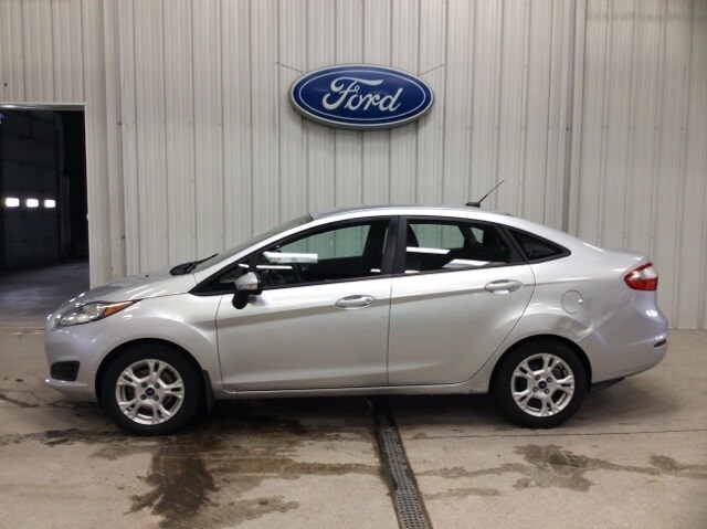 Used 2014 Ford Fiesta SE with VIN 3FADP4BJ1EM151434 for sale in New Ulm, Minnesota