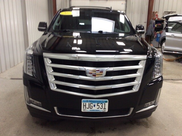 Used 2017 Cadillac Escalade Luxury with VIN 1GYS4BKJ8HR191876 for sale in New Ulm, Minnesota