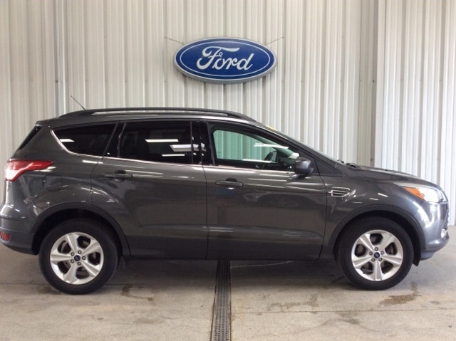 Used 2016 Ford Escape SE with VIN 1FMCU9G9XGUC66411 for sale in New Ulm, Minnesota