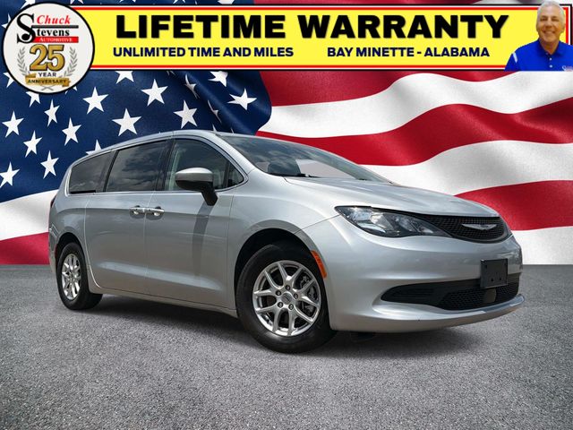 2023 Chrysler Voyager LX's photo