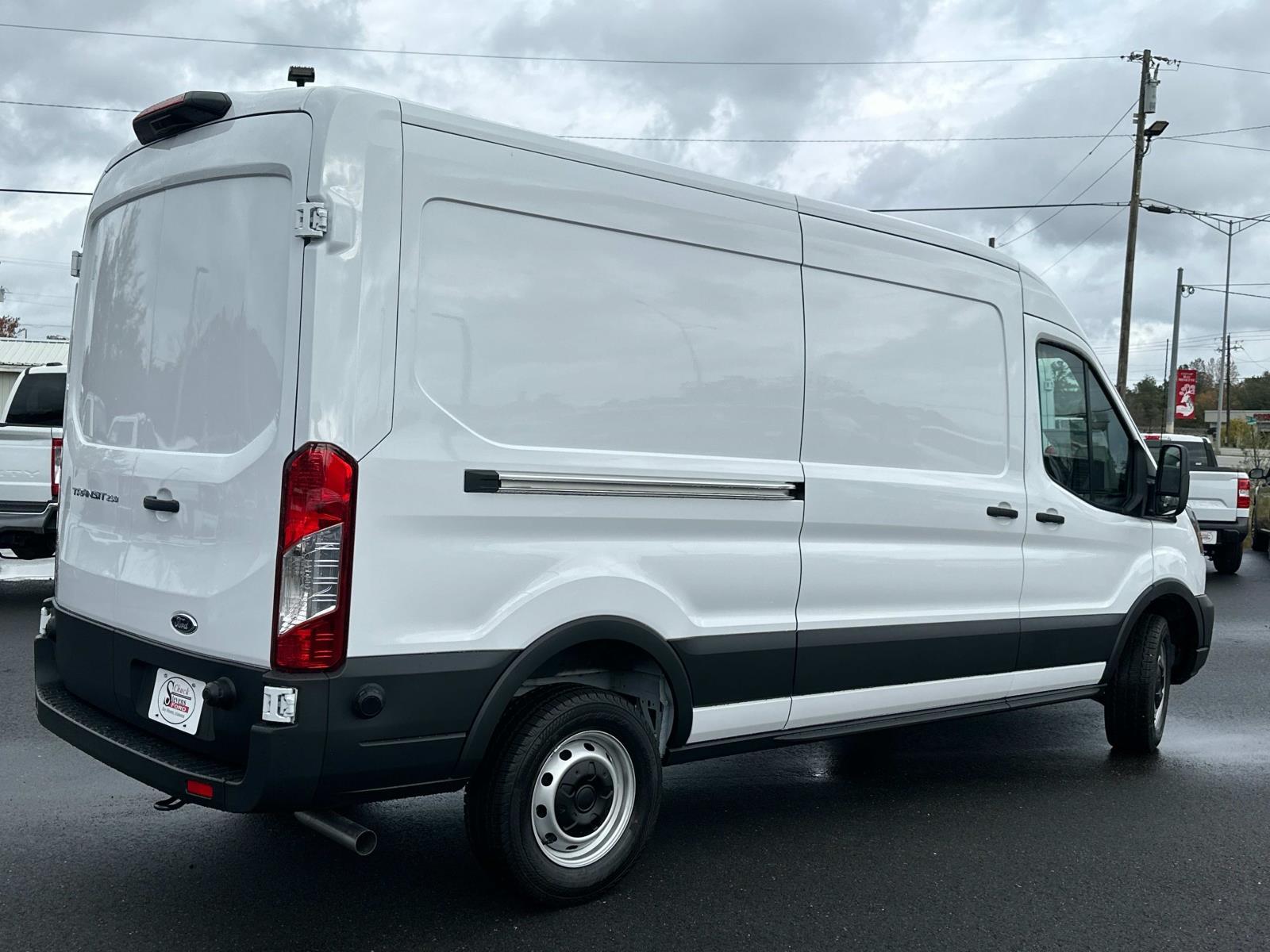 2024 Ford Transit photo 4
