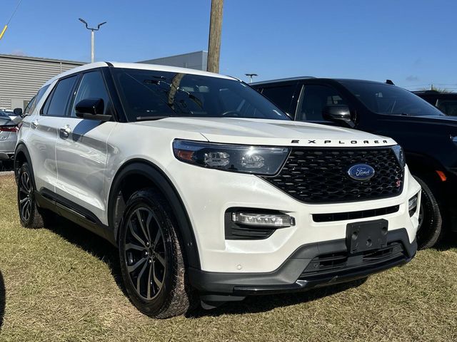 2021 Ford Explorer ST's photo