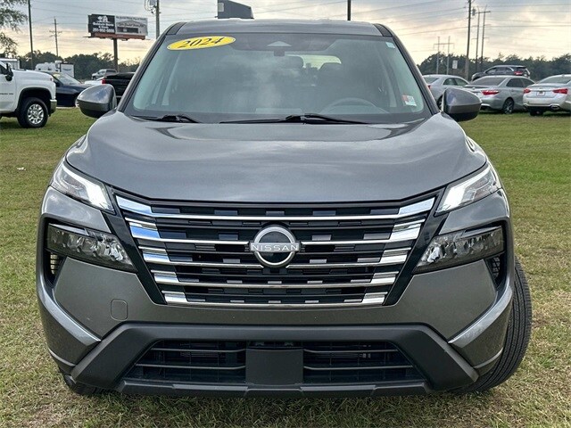 2024 Nissan Rogue SV photo 2