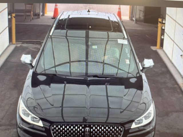 2022 Lincoln Aviator Black Label photo 2