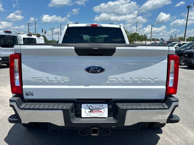 2024 Ford F-350 photo 2