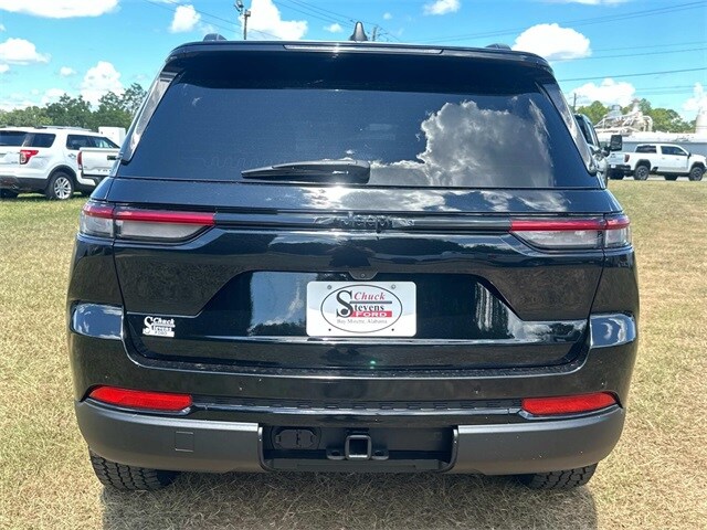 2024 Jeep Grand Cherokee Altitude photo 3