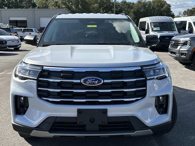 2026 Ford Explorer photo 2