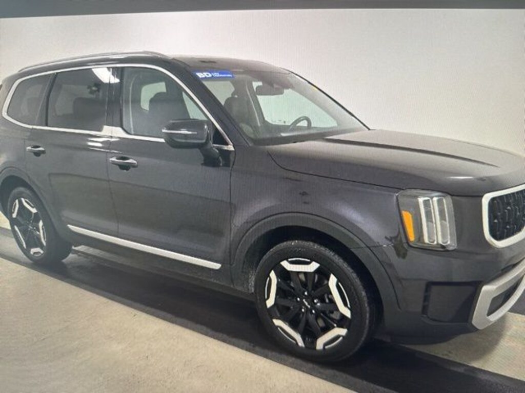 Used 2025 Kia Telluride S SUV