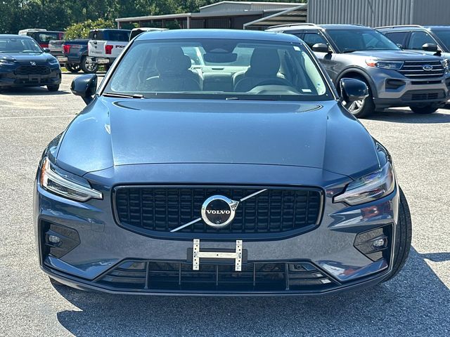 2024 Volvo S60 B5 Plus photo 2