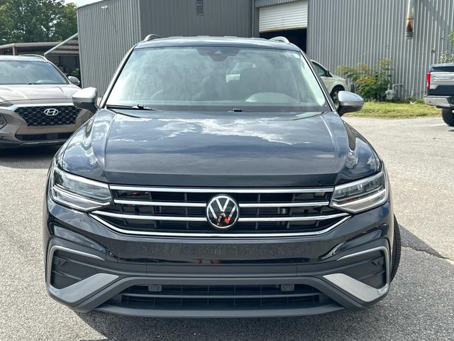 2024 Volkswagen Tiguan SE Wolfsburg Edition photo 2