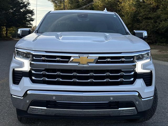 2022 Chevrolet Silverado 1500 LTZ photo 2