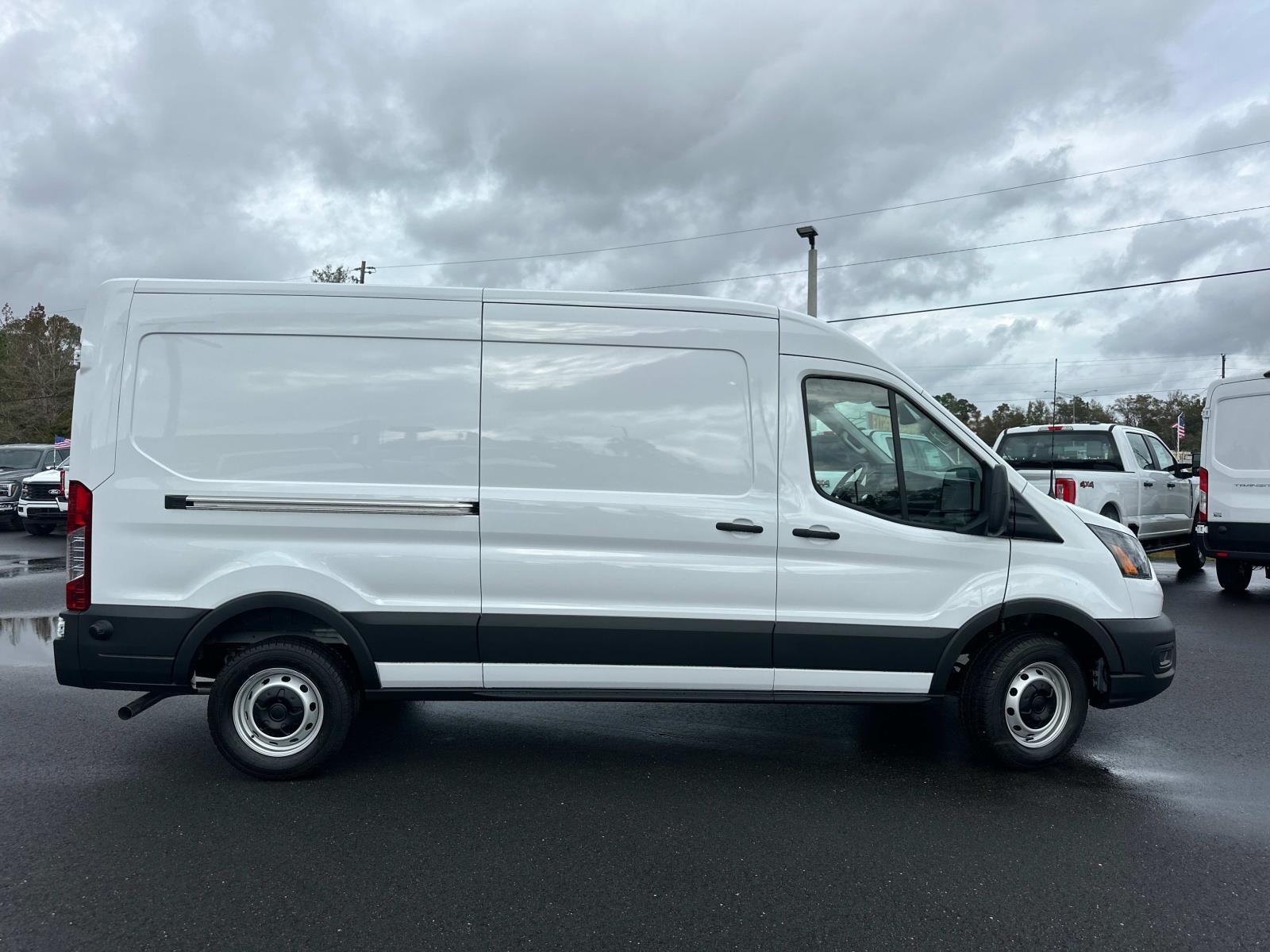 2024 Ford Transit photo 3