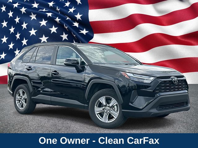 2025 Toyota RAV4 XLE's photo