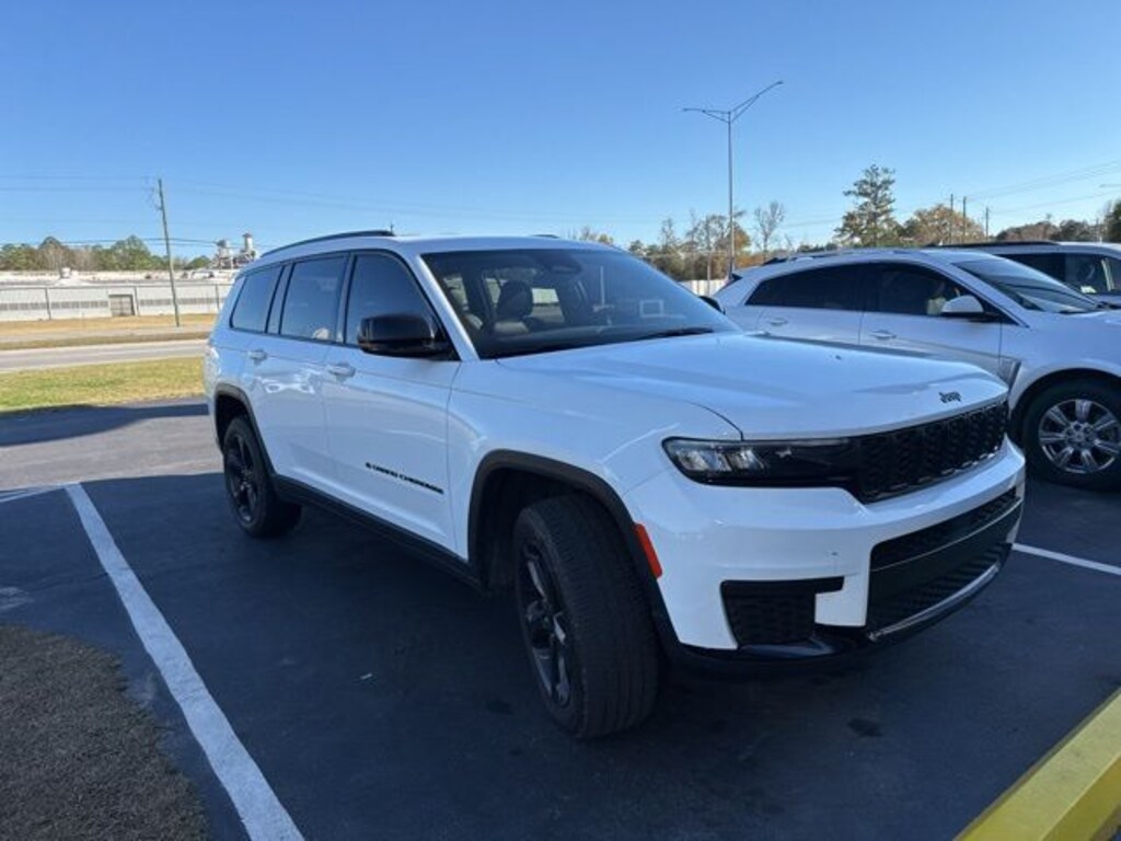 Used 2023 Jeep Grand Cherokee L Altitude SUV