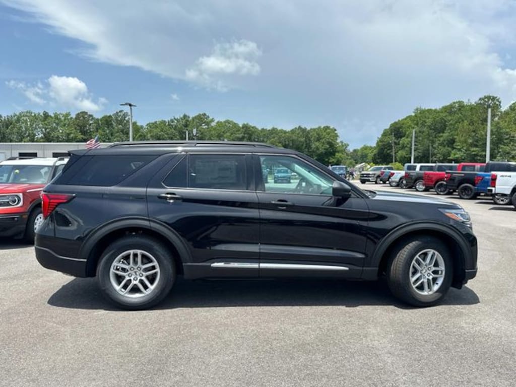 New 2025 Ford Explorer Active SUV