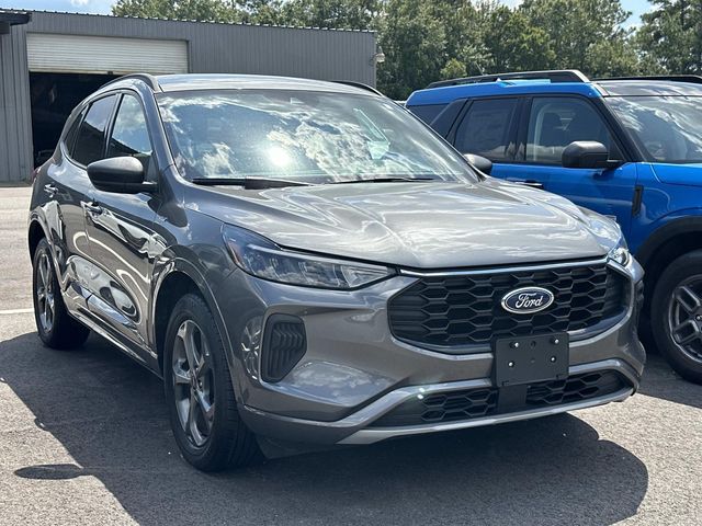 2023 Ford Escape ST-Line photo 3