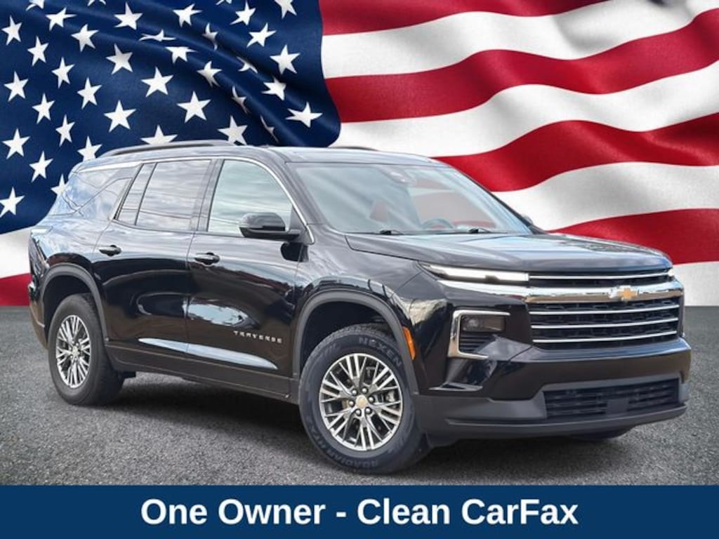 Used 2025 Chevrolet Traverse LT SUV