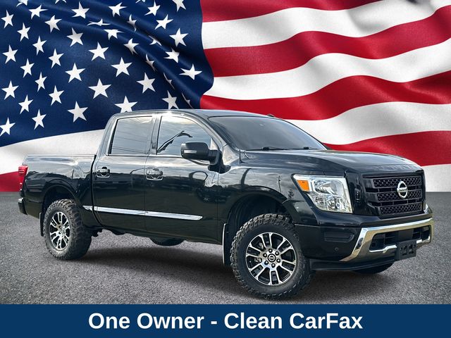 2020 Nissan Titan SV's photo
