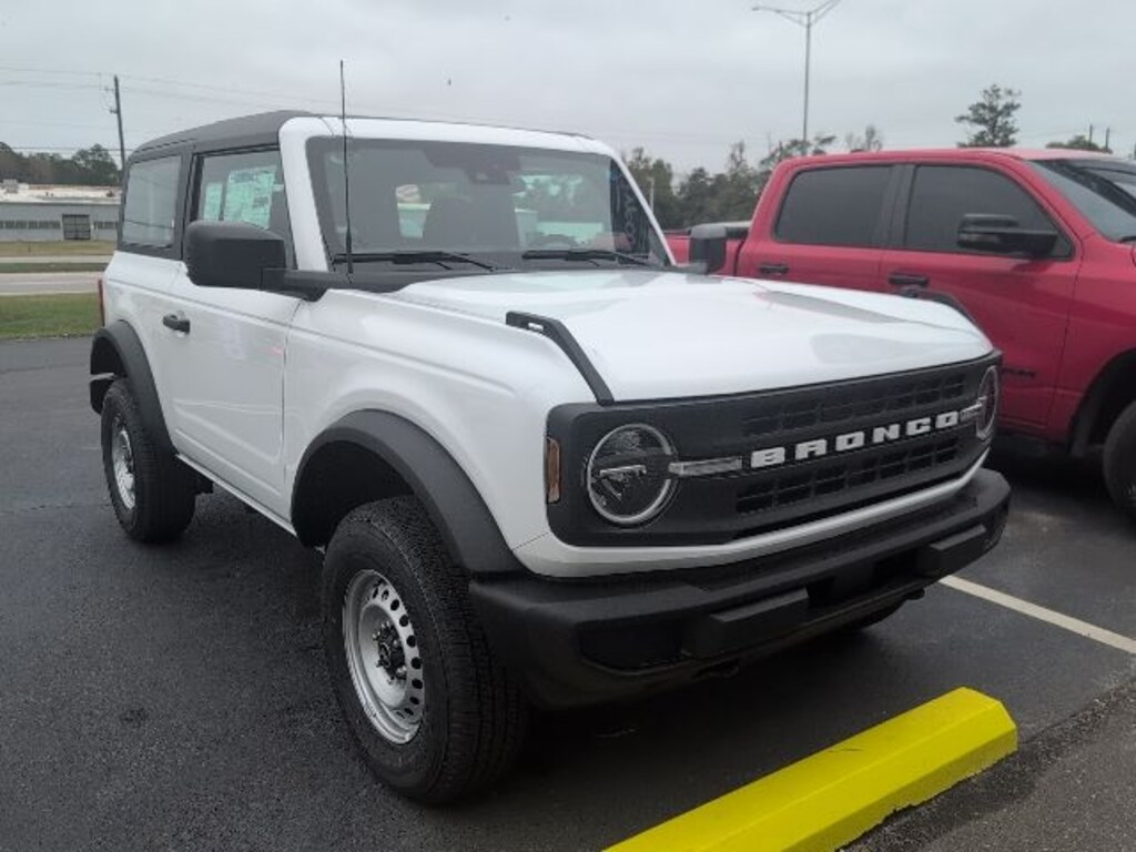 New 2025 Ford Bronco Base SUV