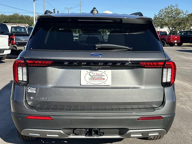 2025 Ford Explorer photo 2