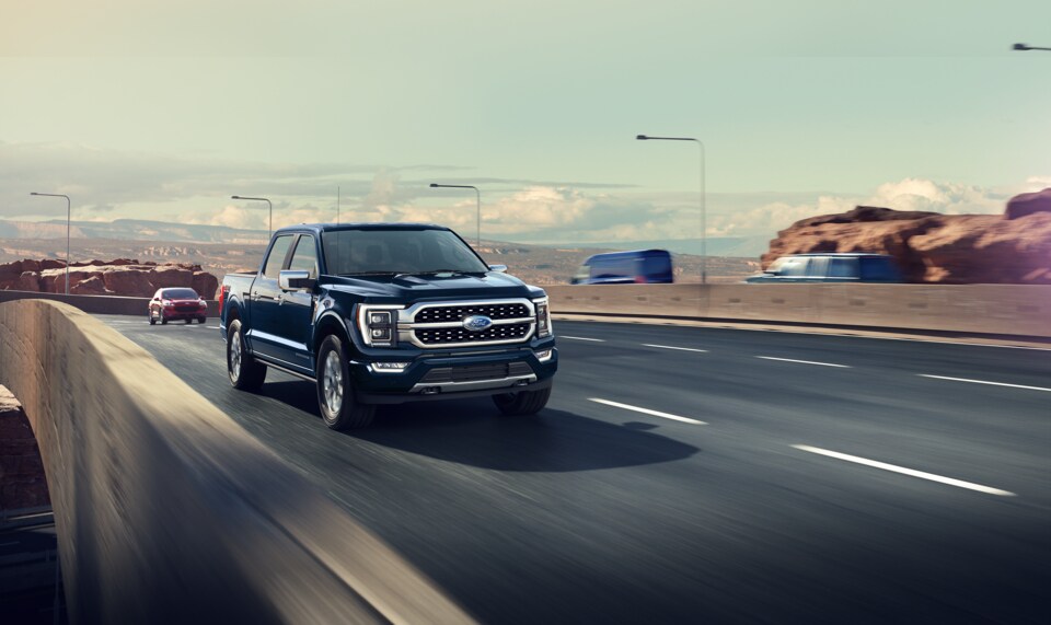 2023-Ford-F150-Platinum-SuperCrew-Truck-L02.jpeg