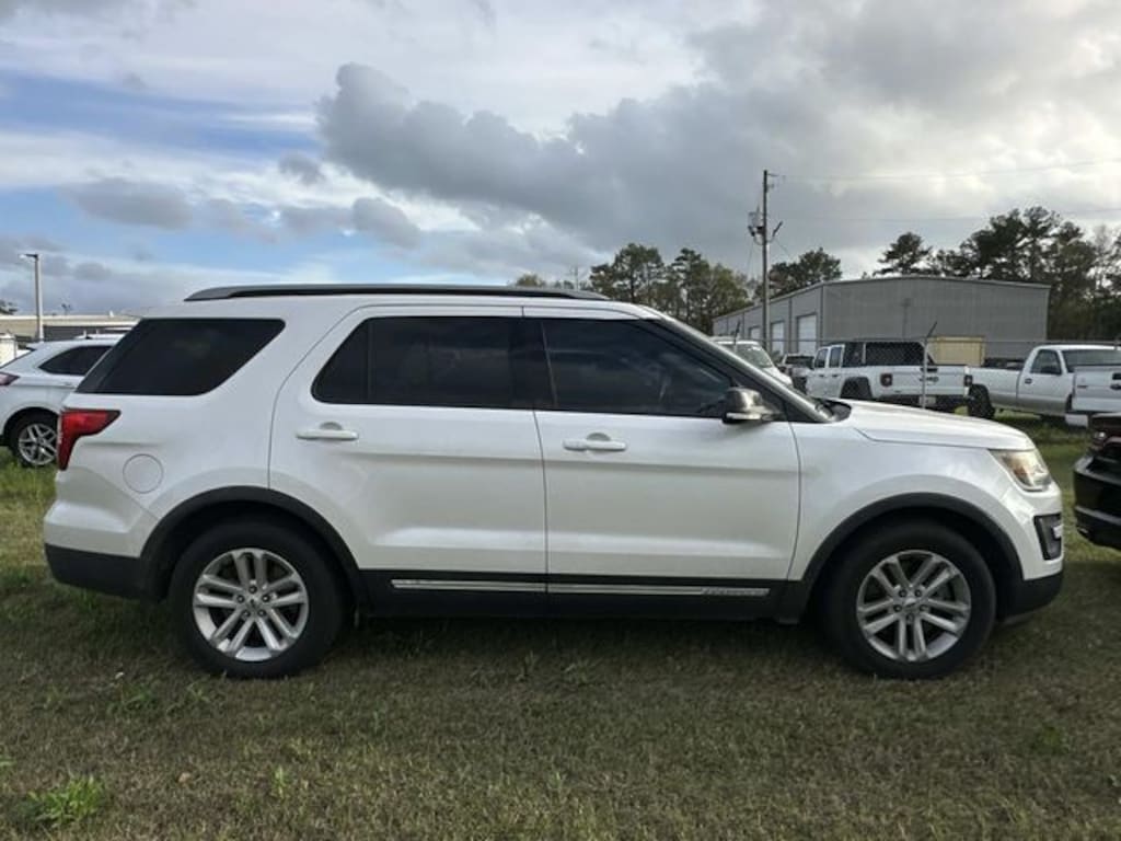 Used 2017 Ford Explorer XLT SUV